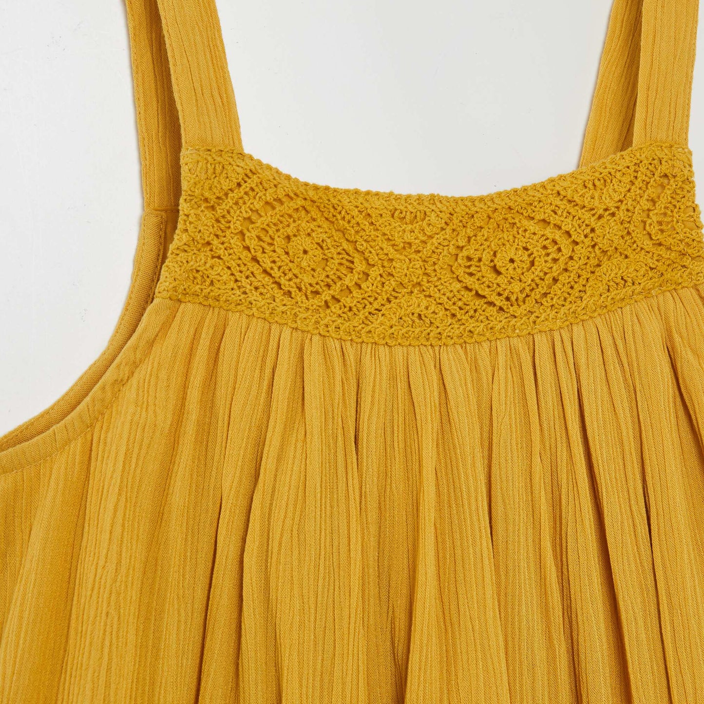 Vestido vaporoso de crepé AMARILLO