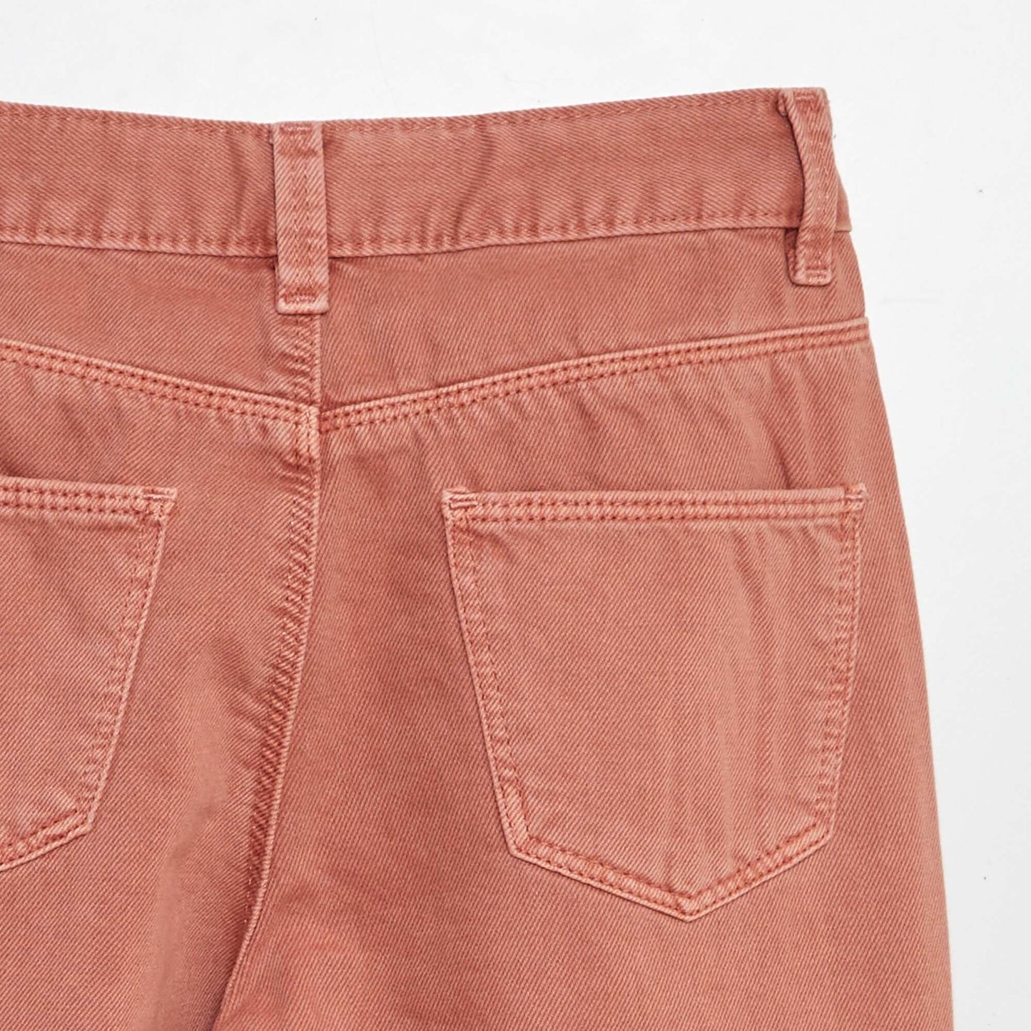 Pantalón jean con múltiples bolsillos ROSA