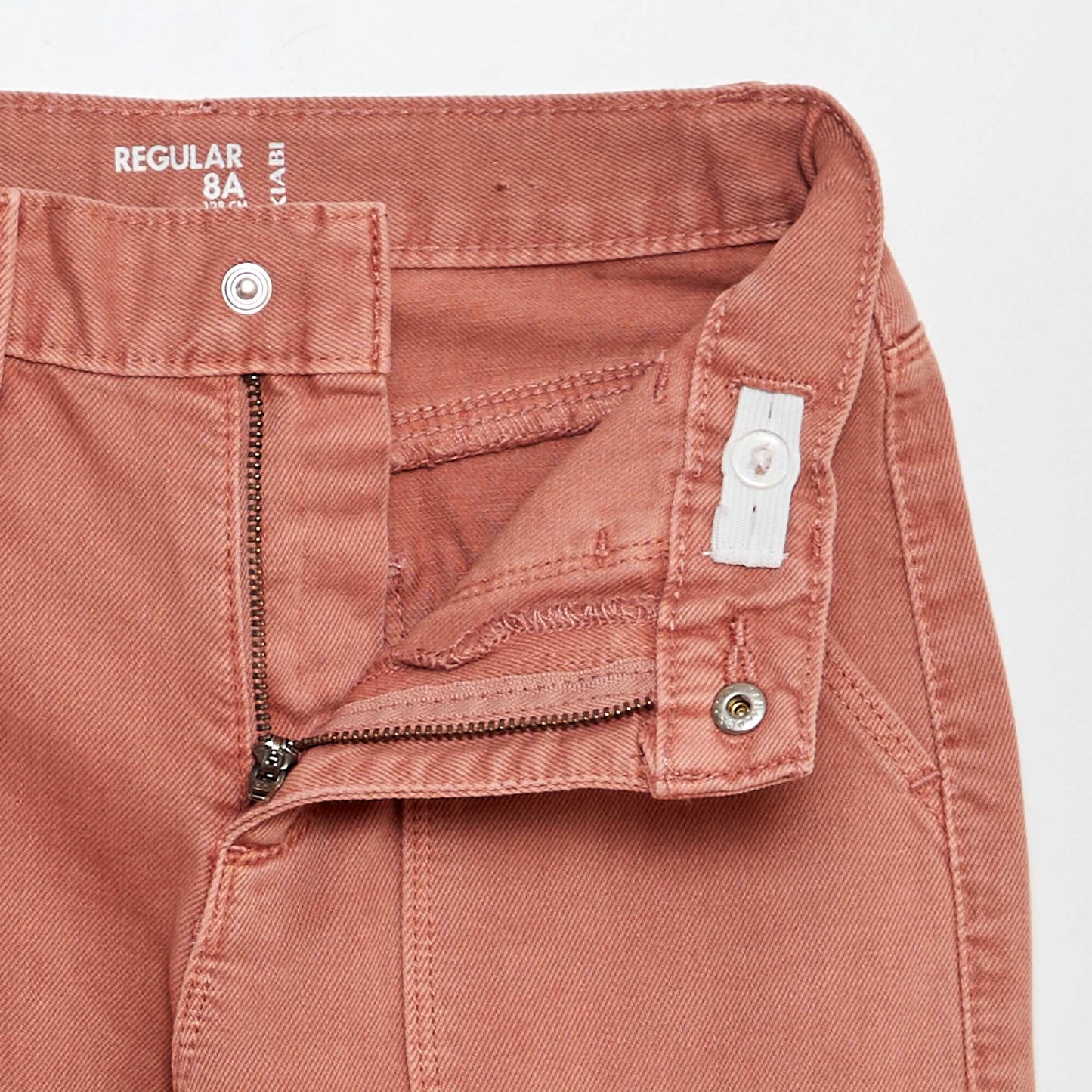 Pantalón jean con múltiples bolsillos ROSA