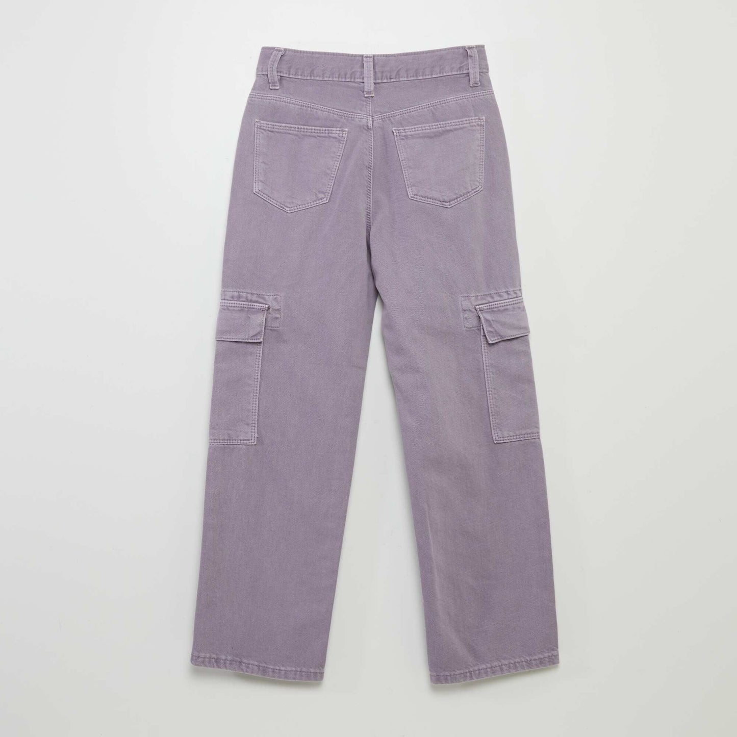 Pantalón jean con múltiples bolsillos PURPURA