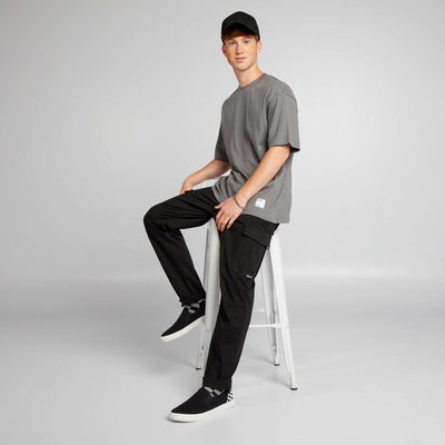 Jogpant con bolsillos con solapa negro