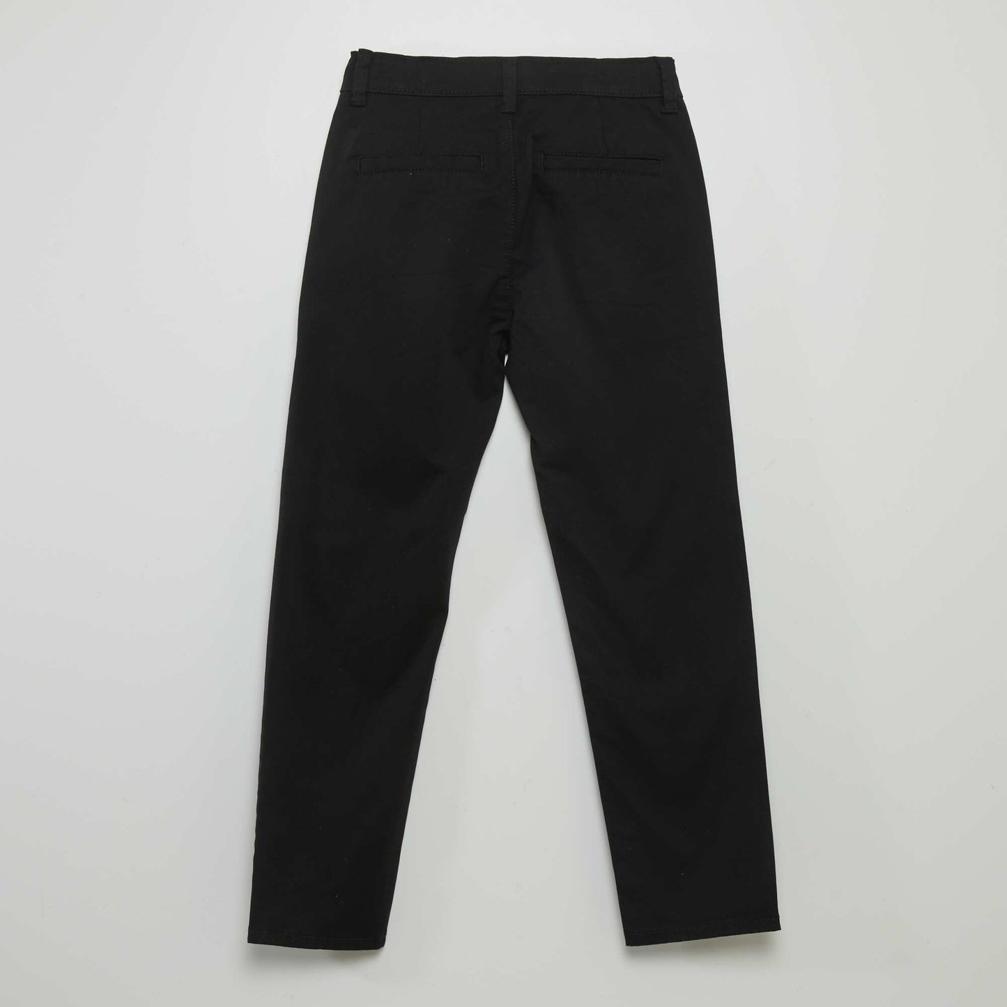 Pantalón chino slim negro