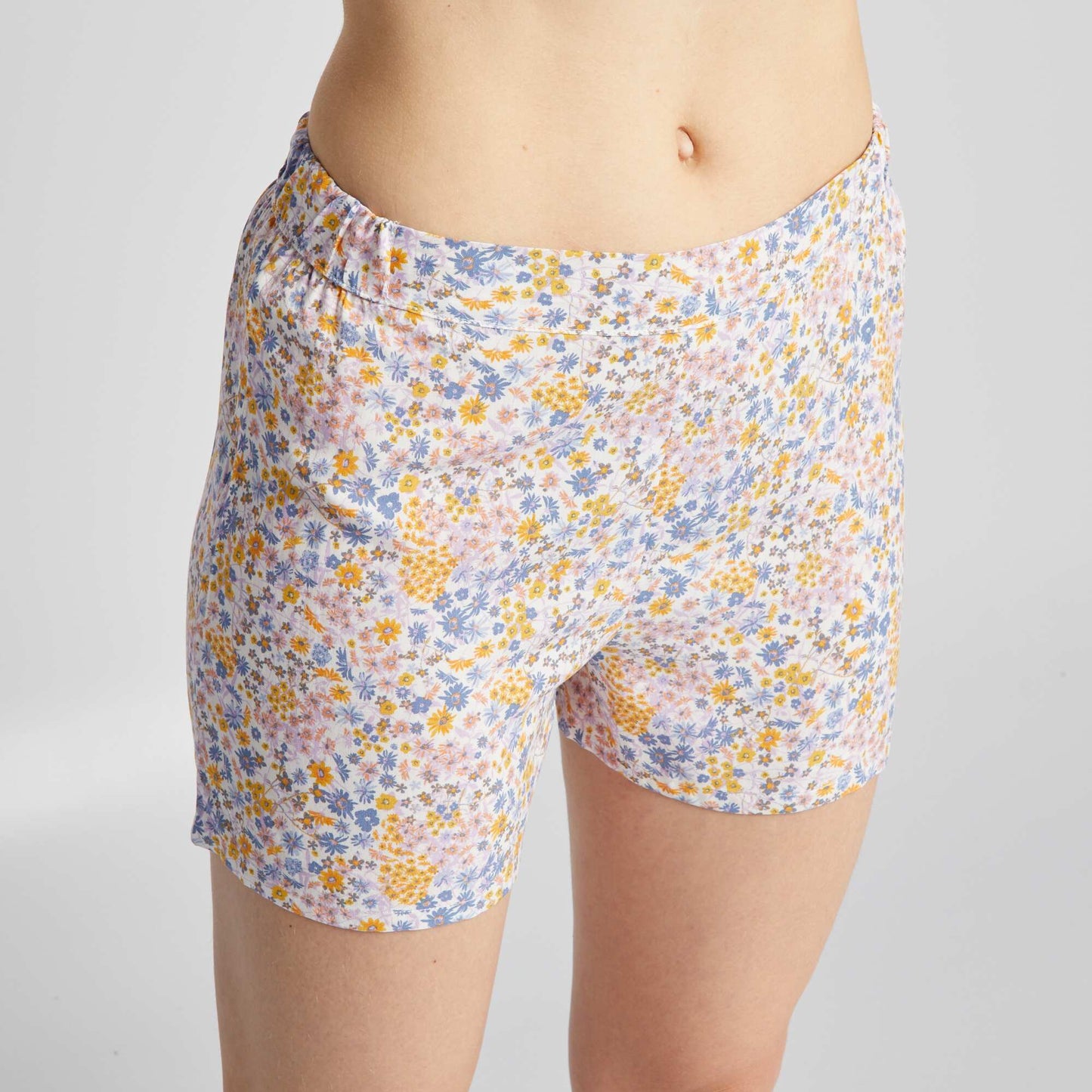 Pijama blusa y short de flores BLANCO