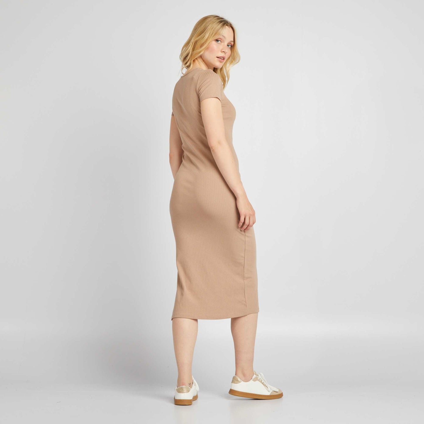 Vestido midi de punto de canalé BEIGE