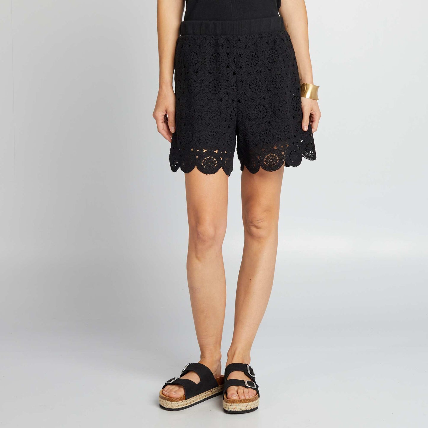 Short de macramé negro