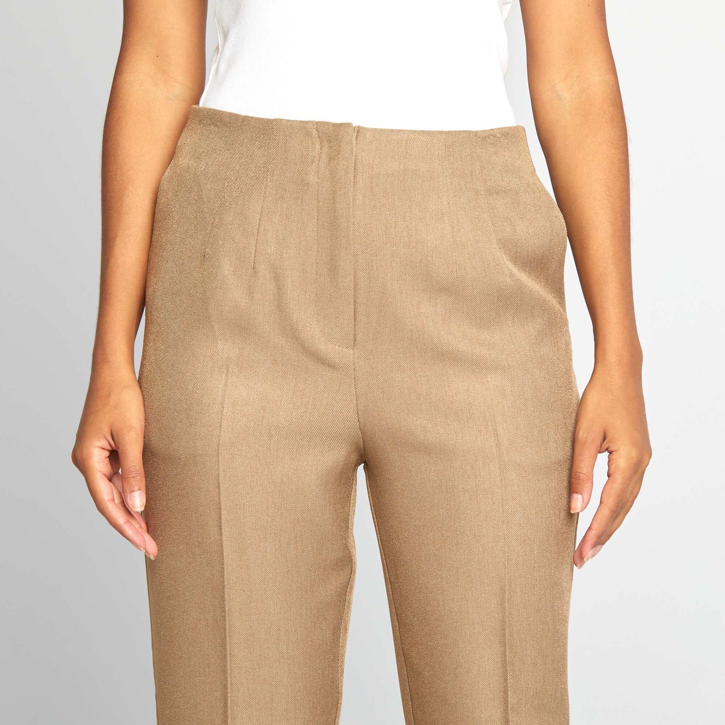Pantalón pitillo de tiro alto BEIGE