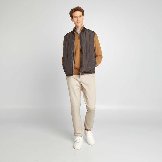 Pantalón chino de sarga corte slim beige