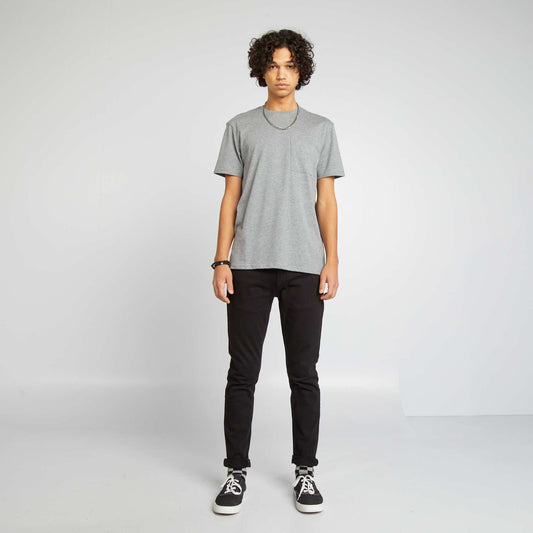 Jean slim liso negro