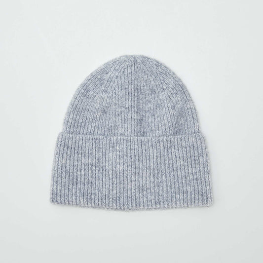 Gorro de punto de canalé GRIS