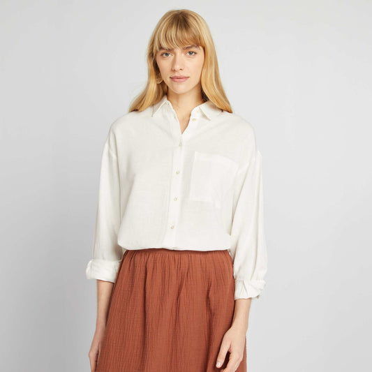 Blusa larga con bolsillo en el pecho con un 20 % de lino BLANCO