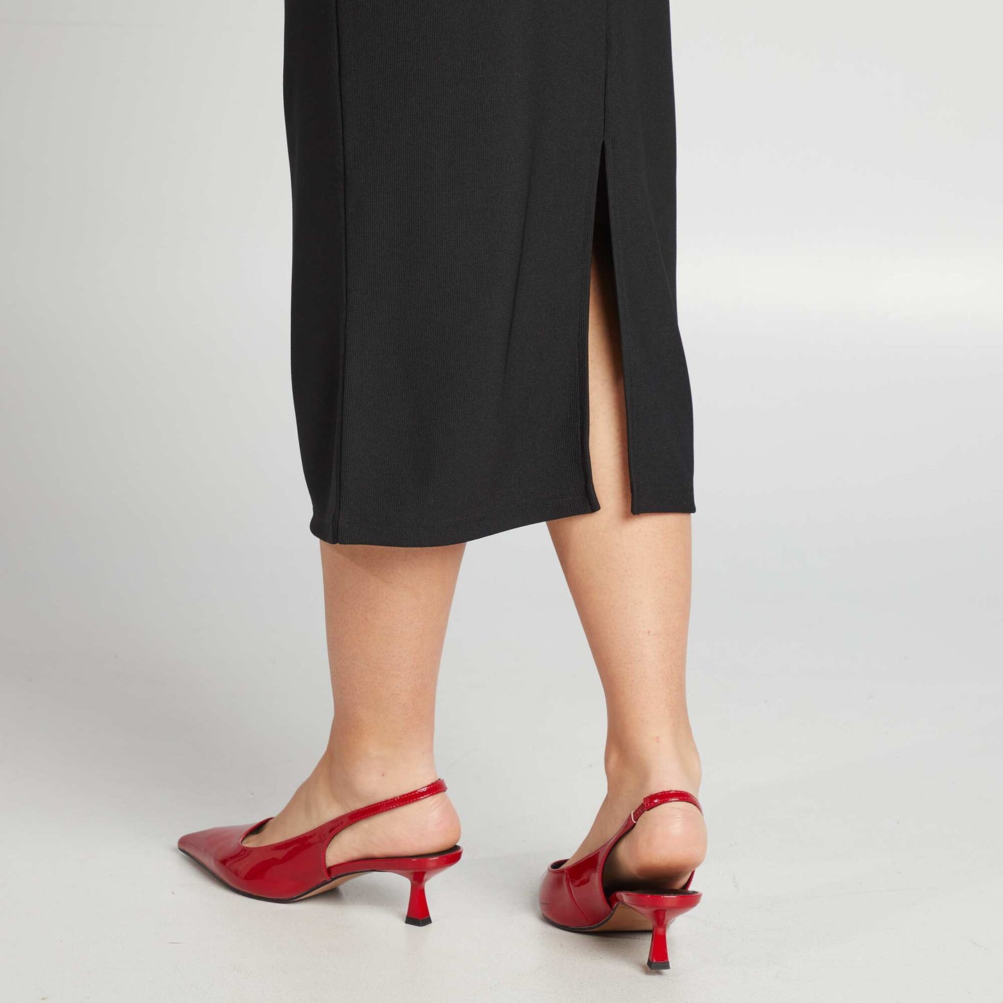 Falda midi NEGRO