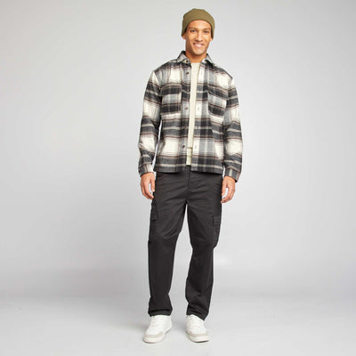 Pantalón con múltiples bolsillos corte recto NEGRO