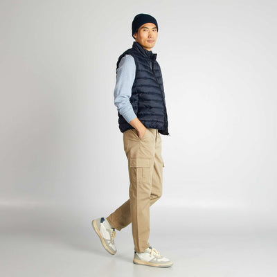 Pantalón con múltiples bolsillos corte recto BEIGE