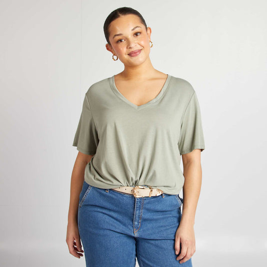 Camiseta lisa básica con cuello de pico VERDE