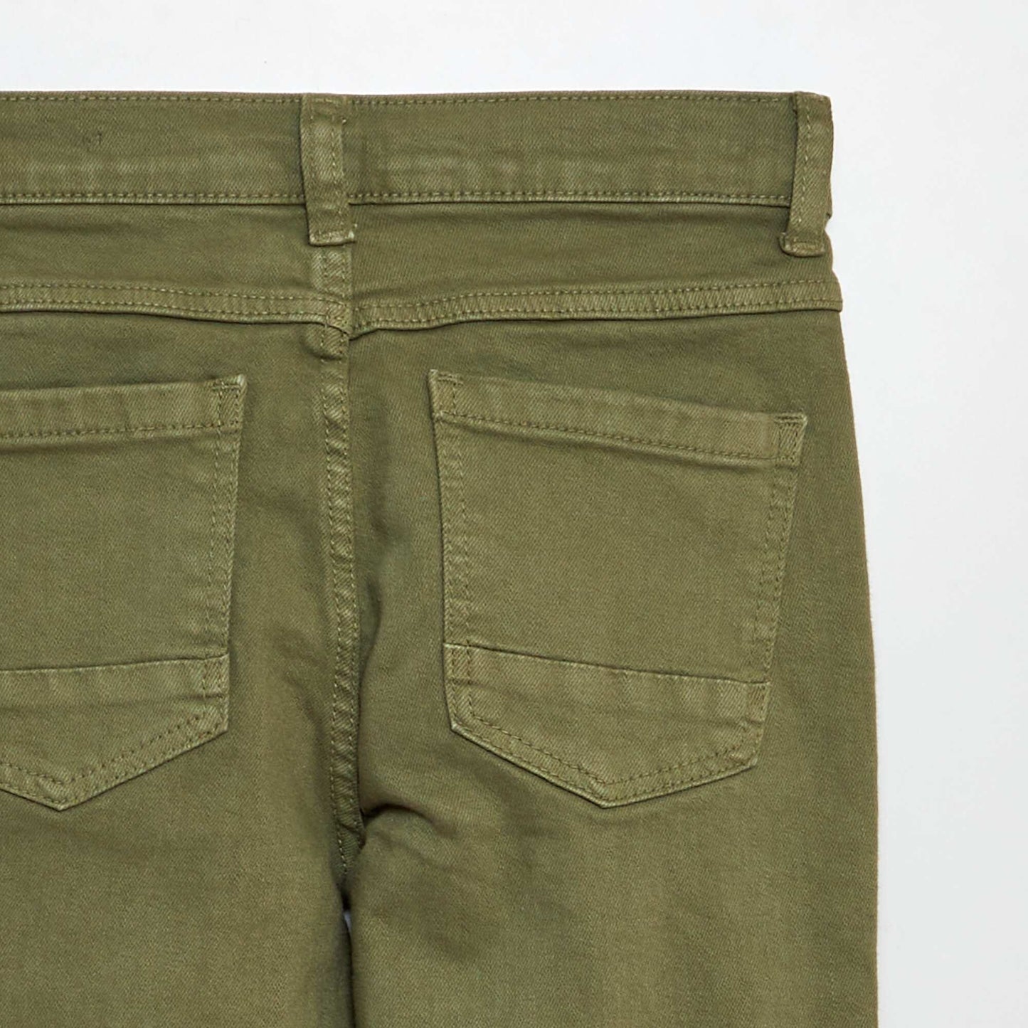 Jean regular corte recto VERDE