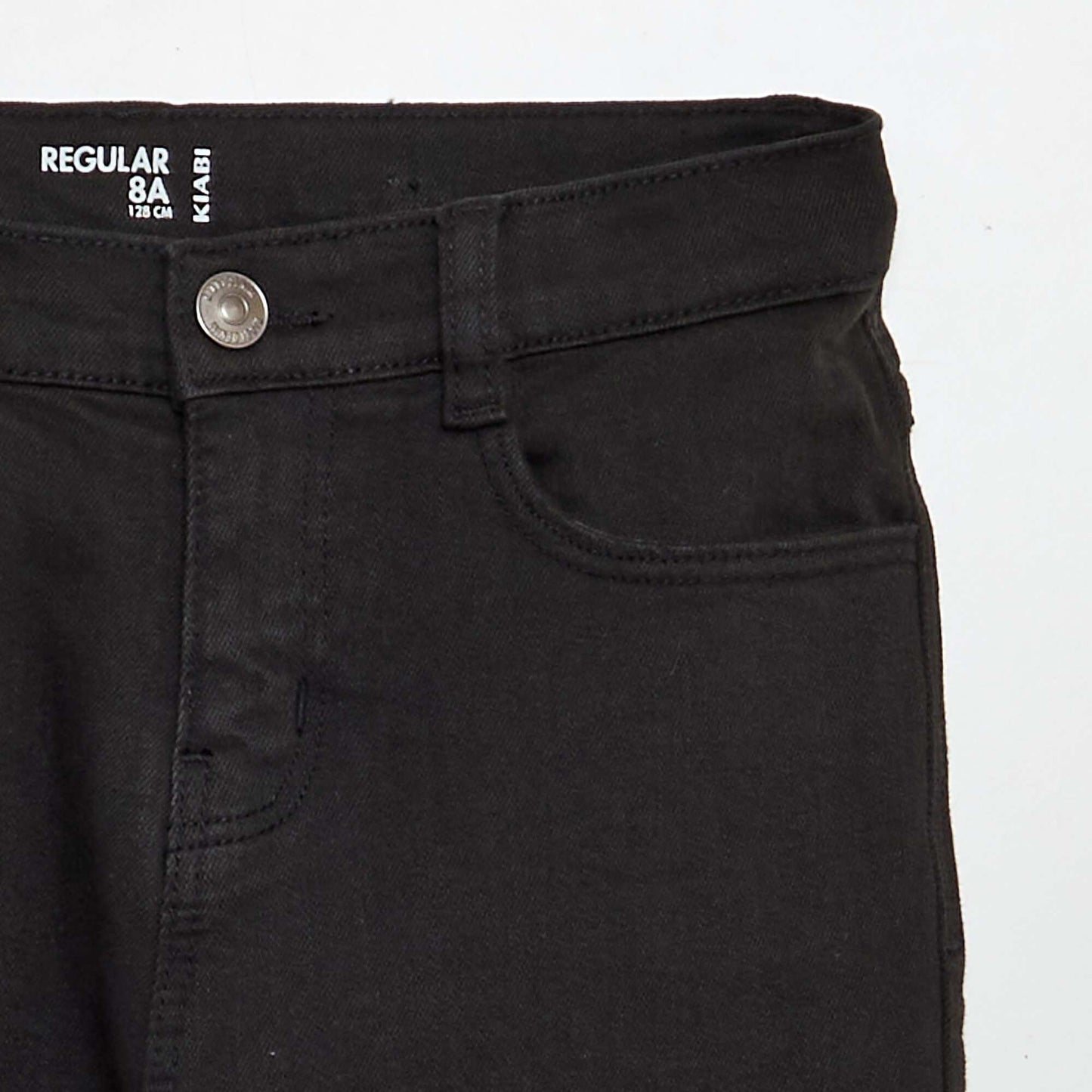 Jean regular corte recto negro