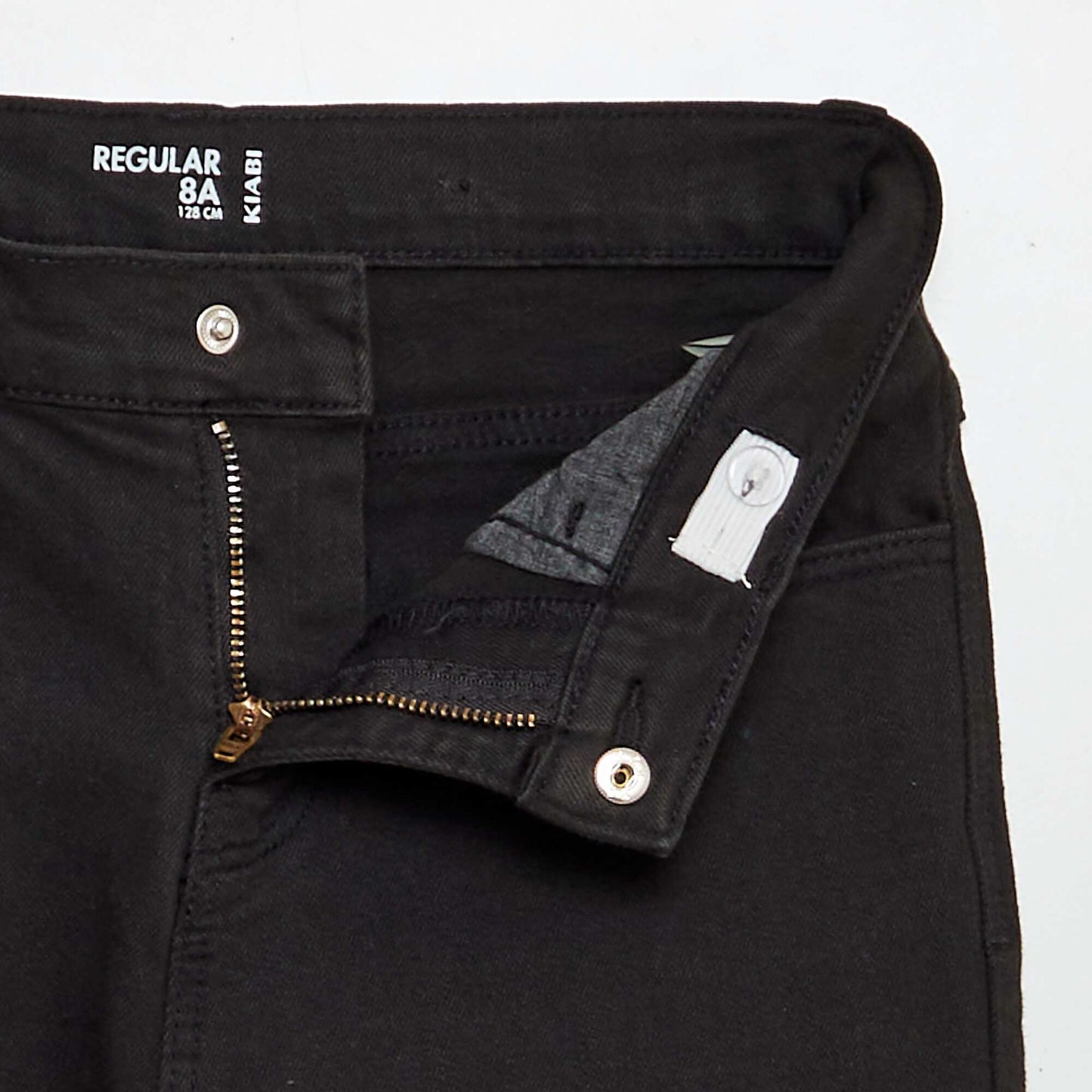 Jean regular corte recto negro