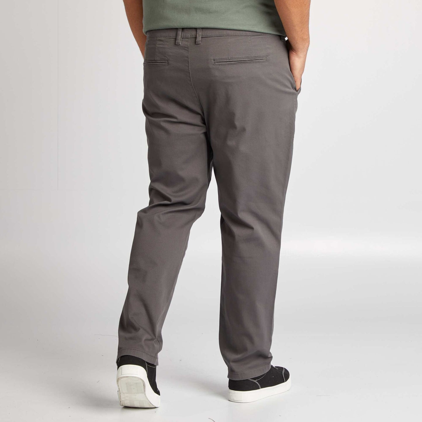 Pantalón chino corte ajustado/slim fit GRIS