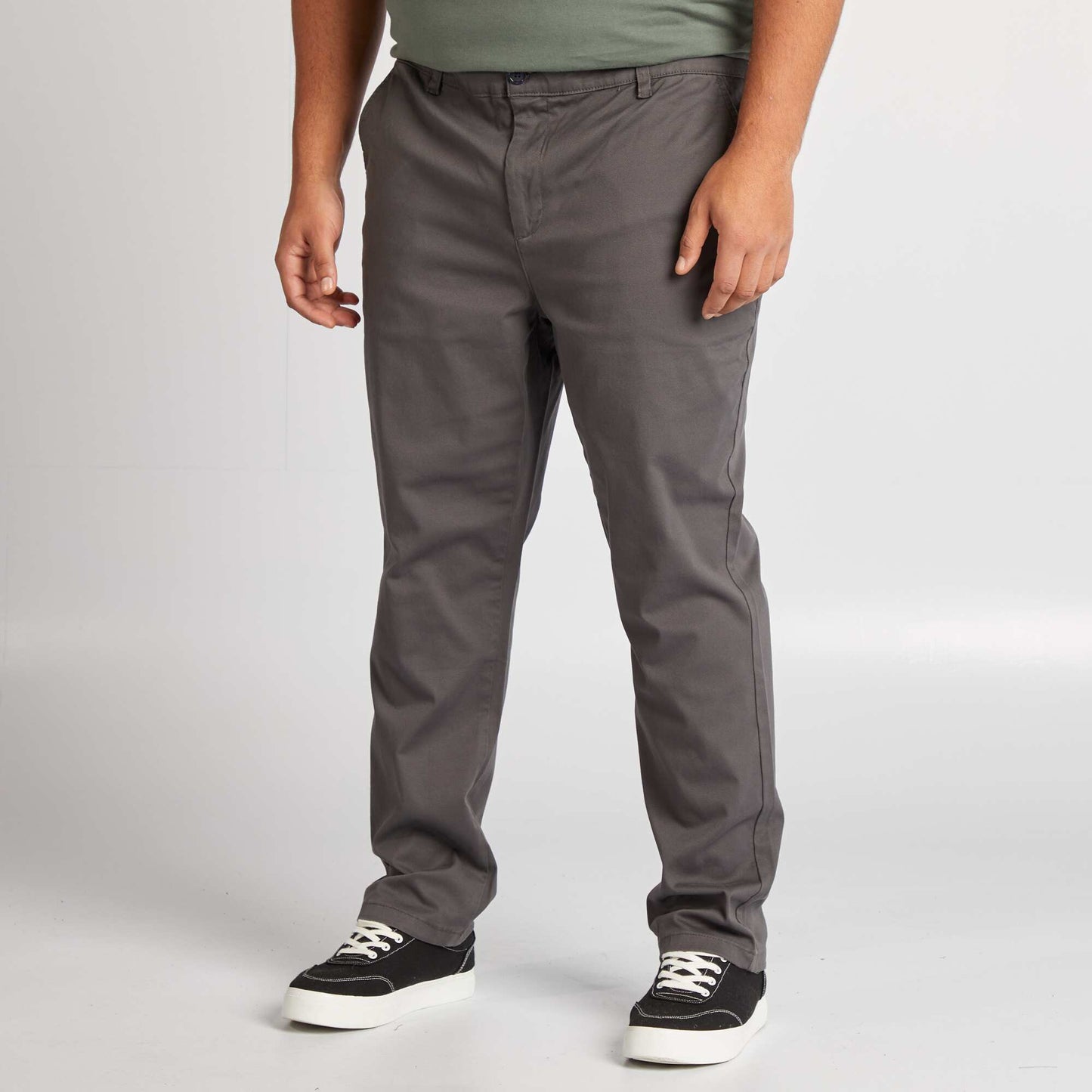 Pantalón chino corte ajustado/slim fit GRIS