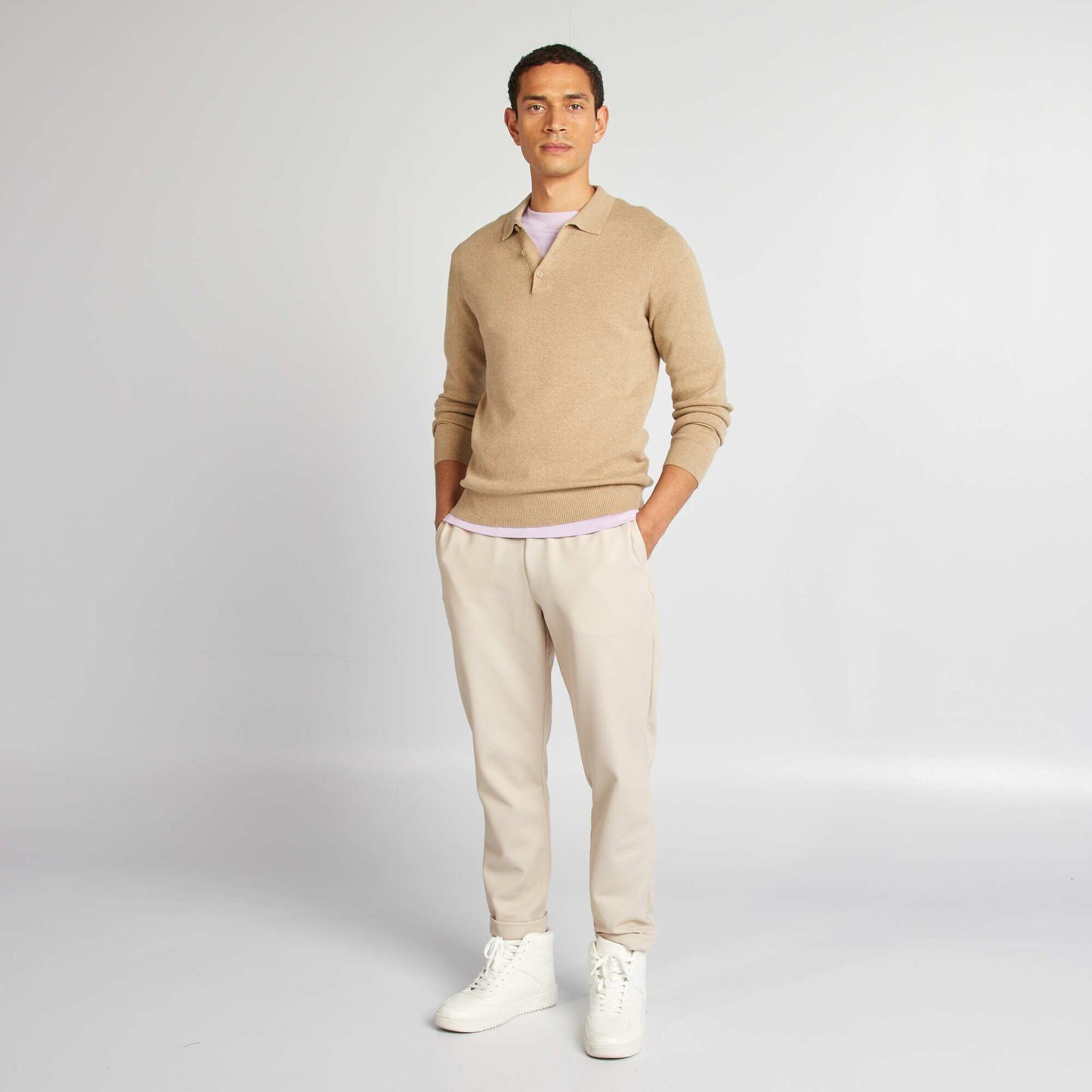 Sweater de punto fino con cuello de remera abotonado BEIGE