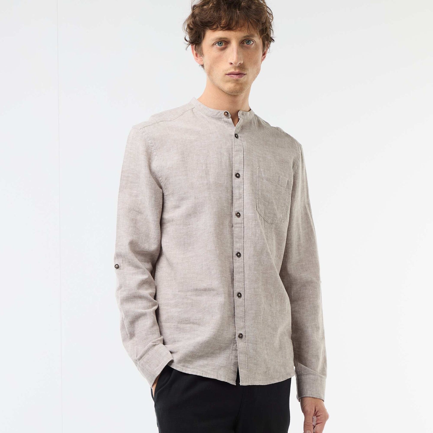 Camisa con cuello mao de lino BEIGE