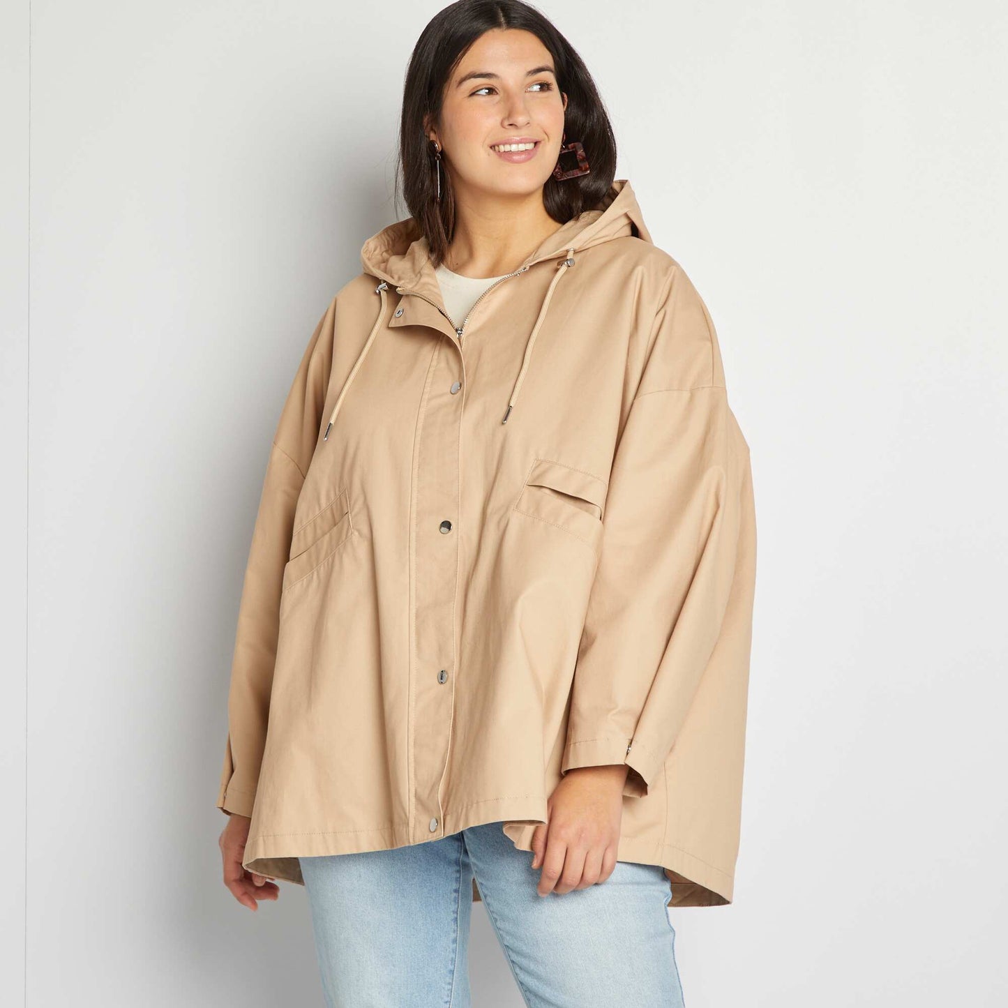 Chaqueta con capucha corte trapecio BEIGE