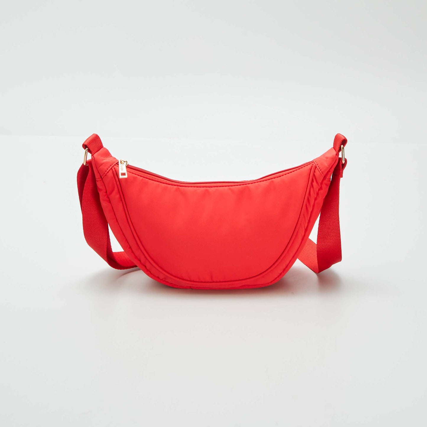 Bolso semicircular de nailon ROJO