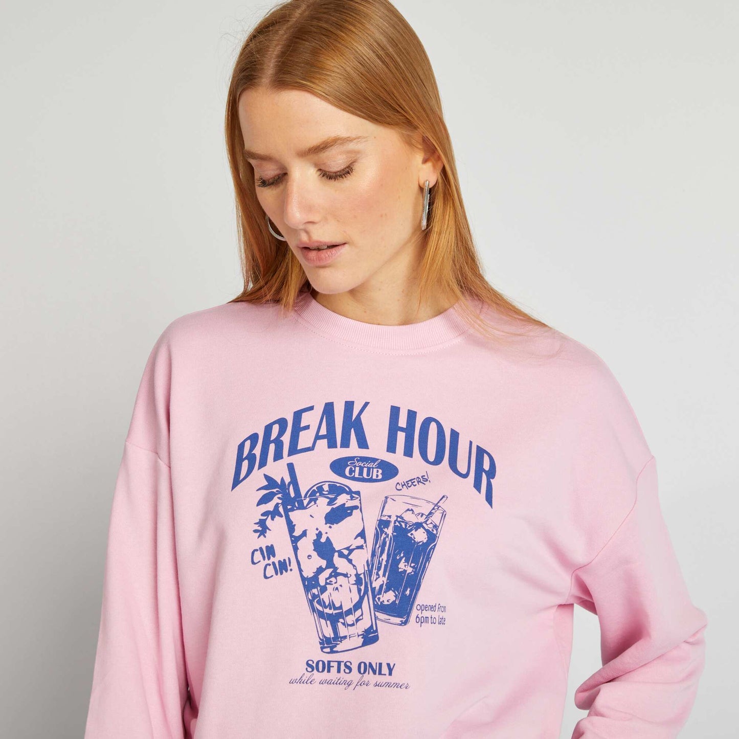 Buzo estampada con cuello redondo ROSA