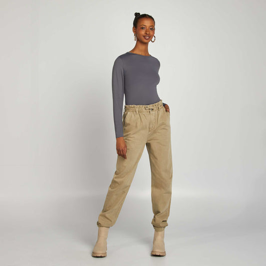 Pantalón de sarga con cinturón fino anudable VERDE