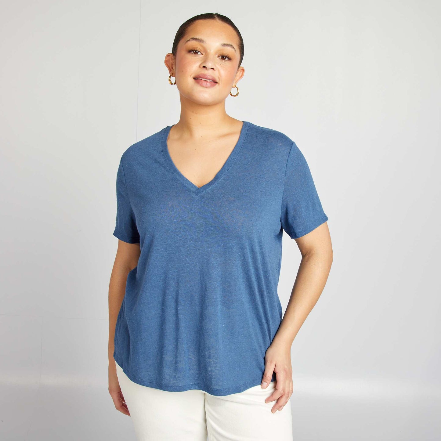 Camiseta de mezcla de lino con cuello de pico AZUL