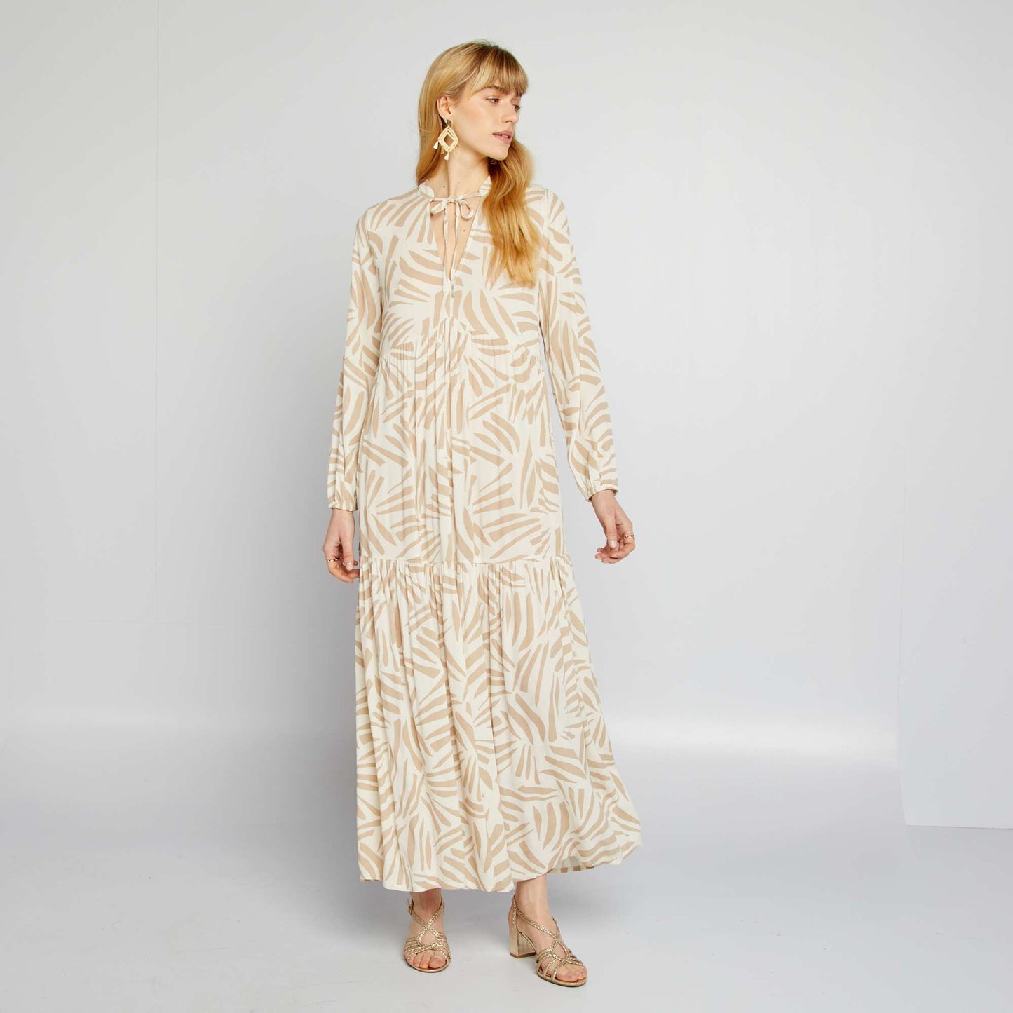 Vestido largo estampado con cuello panadero BEIGE