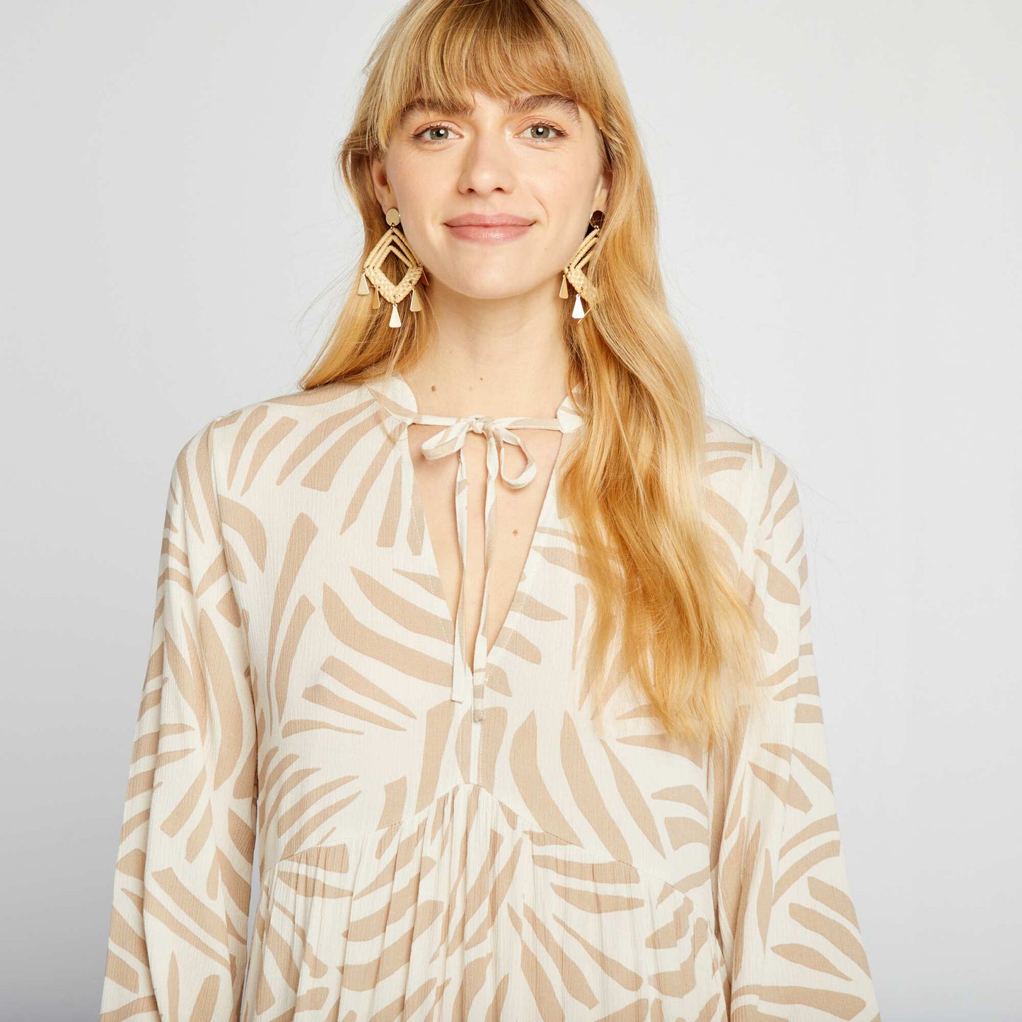Vestido largo estampado con cuello panadero BEIGE