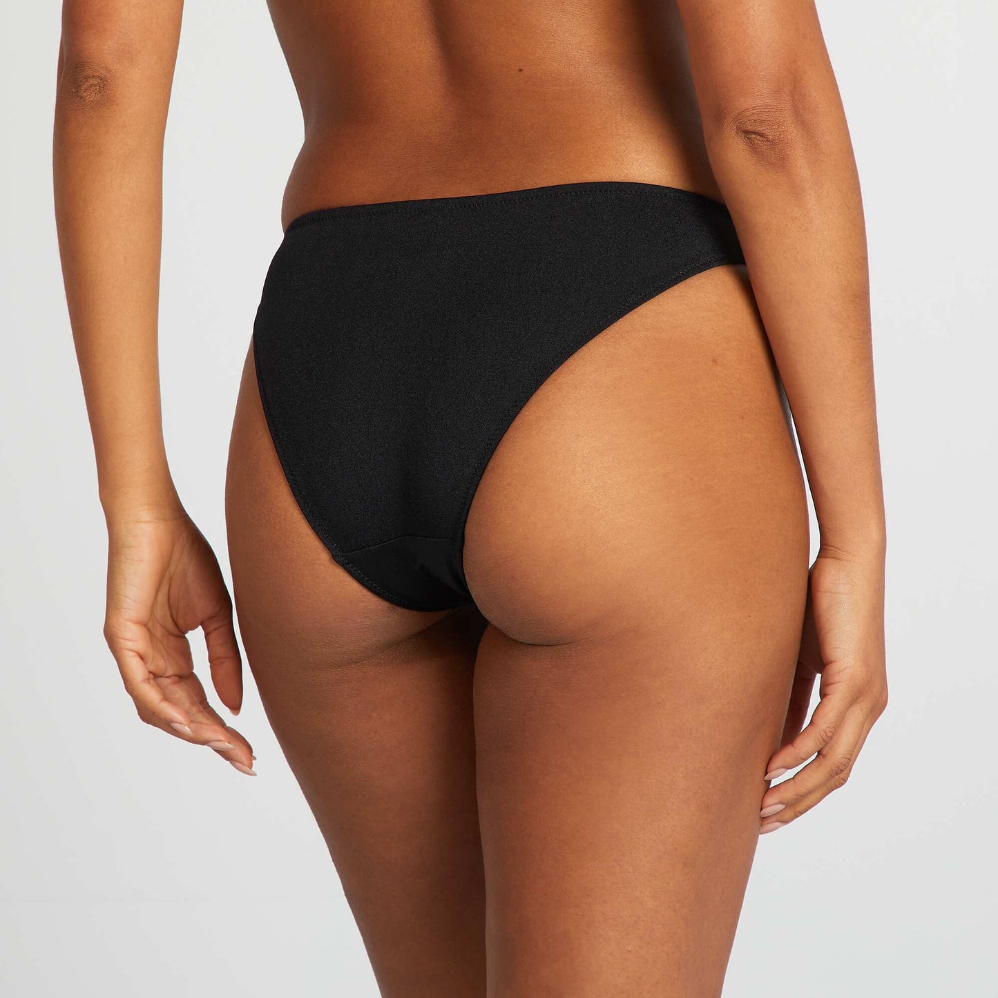 Braguita de bikini básica NEGRO