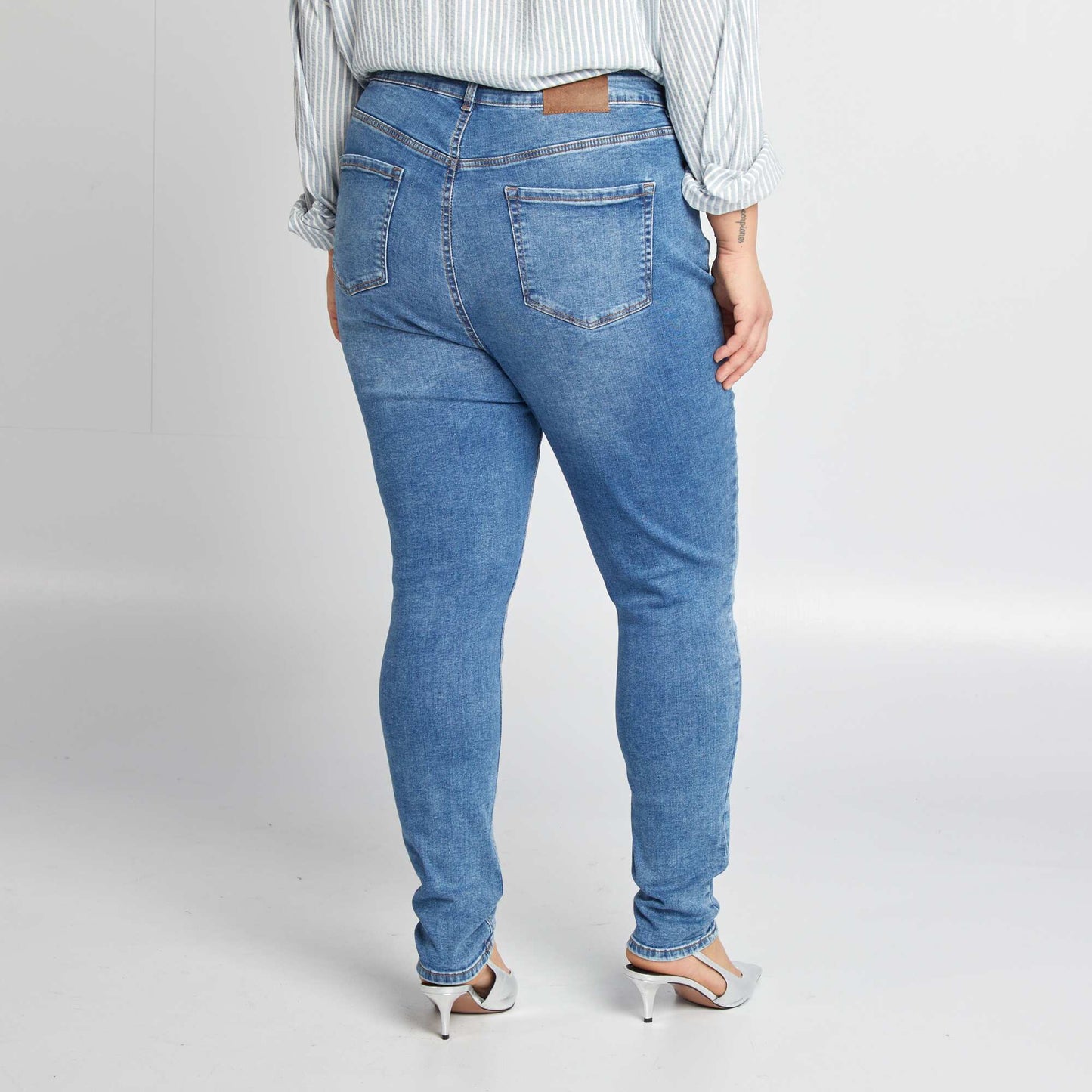 Pantalón slim elástico AZUL