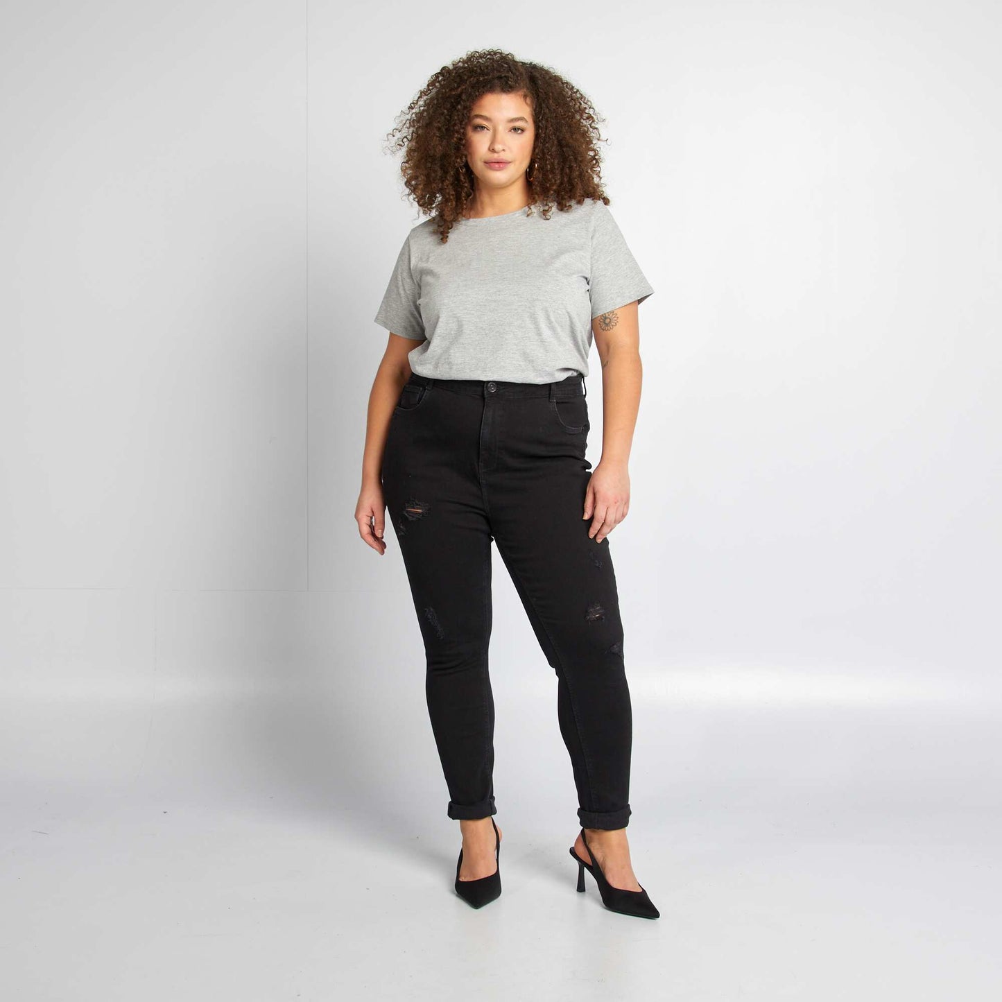 Pantalón slim elástico NEGRO