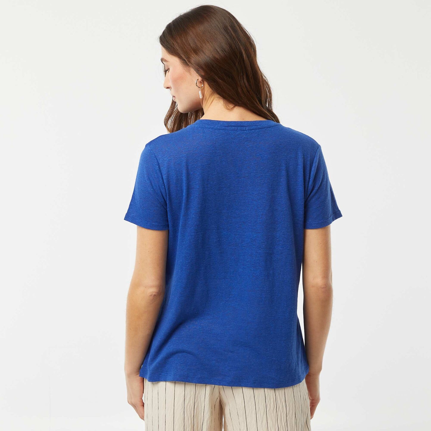 Camiseta básica de mezcla de lino con cuello de pico AZUL