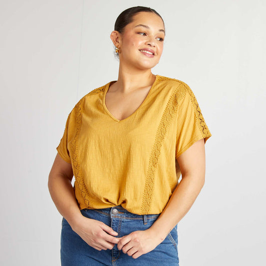 Blusa de tejido de crepé con bordados BEIGE