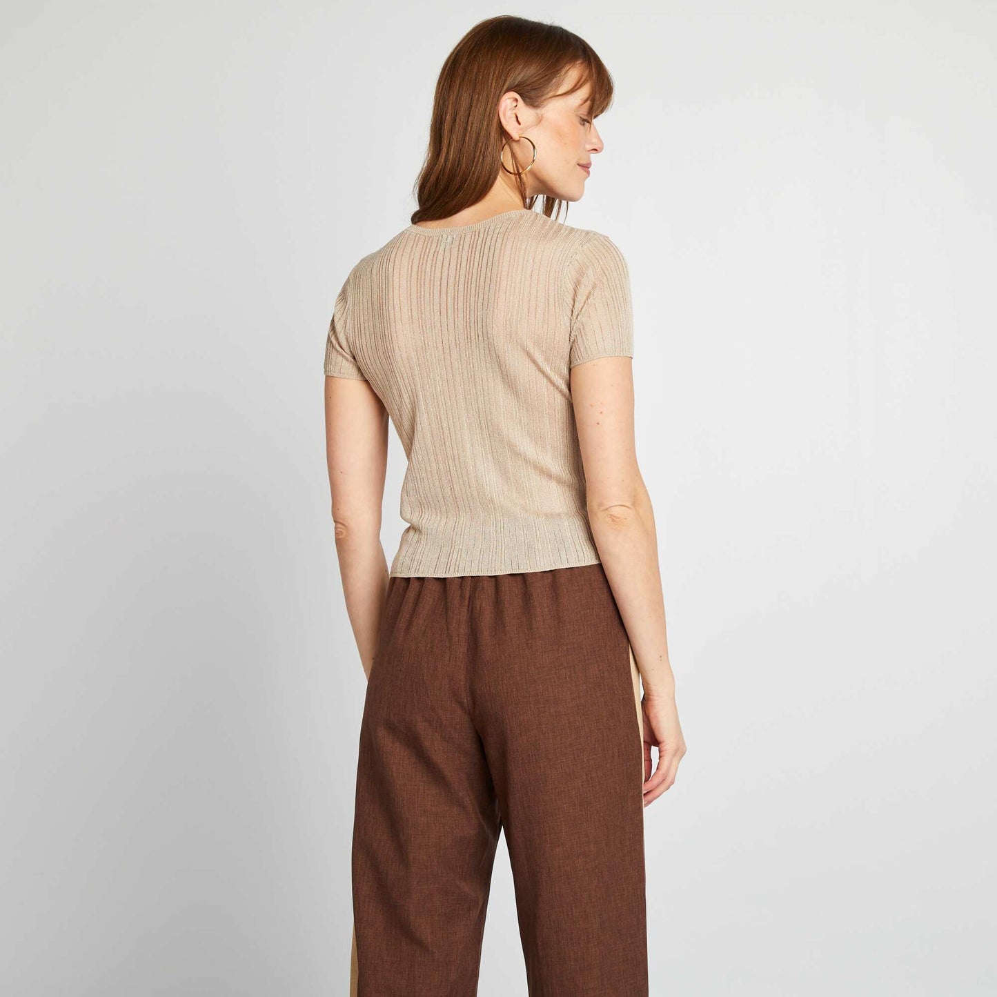 Camiseta en tejido de canalé con calados BEIGE