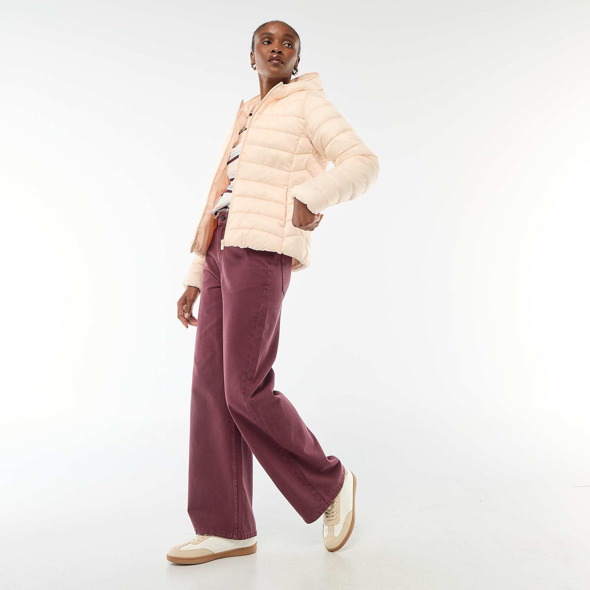 Campera ligera acolchada con capucha lisa ROSA