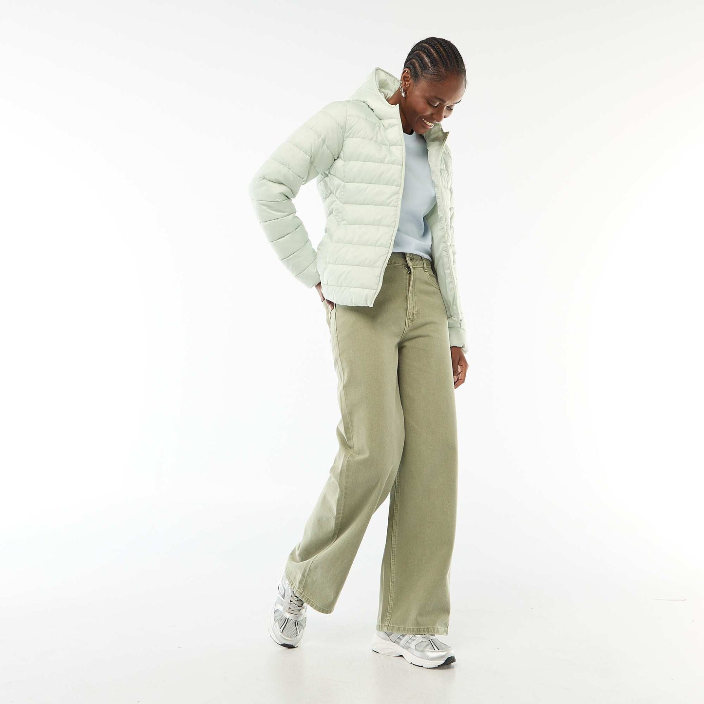 Campera ligera acolchada con capucha lisa AZUL