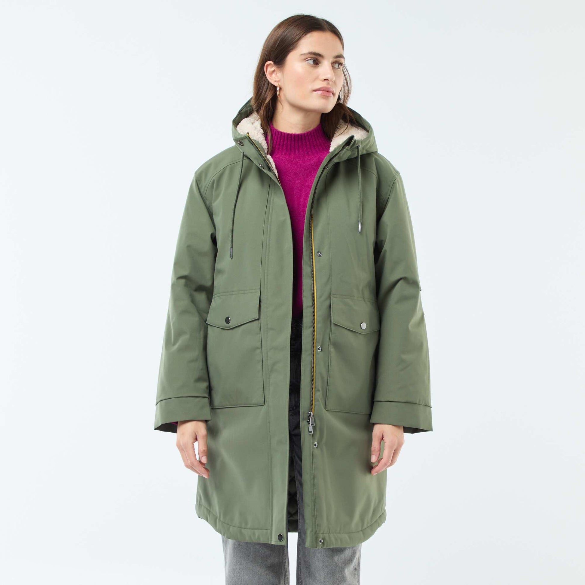 Parka larga con capucha y forro efecto borreguito VERDE