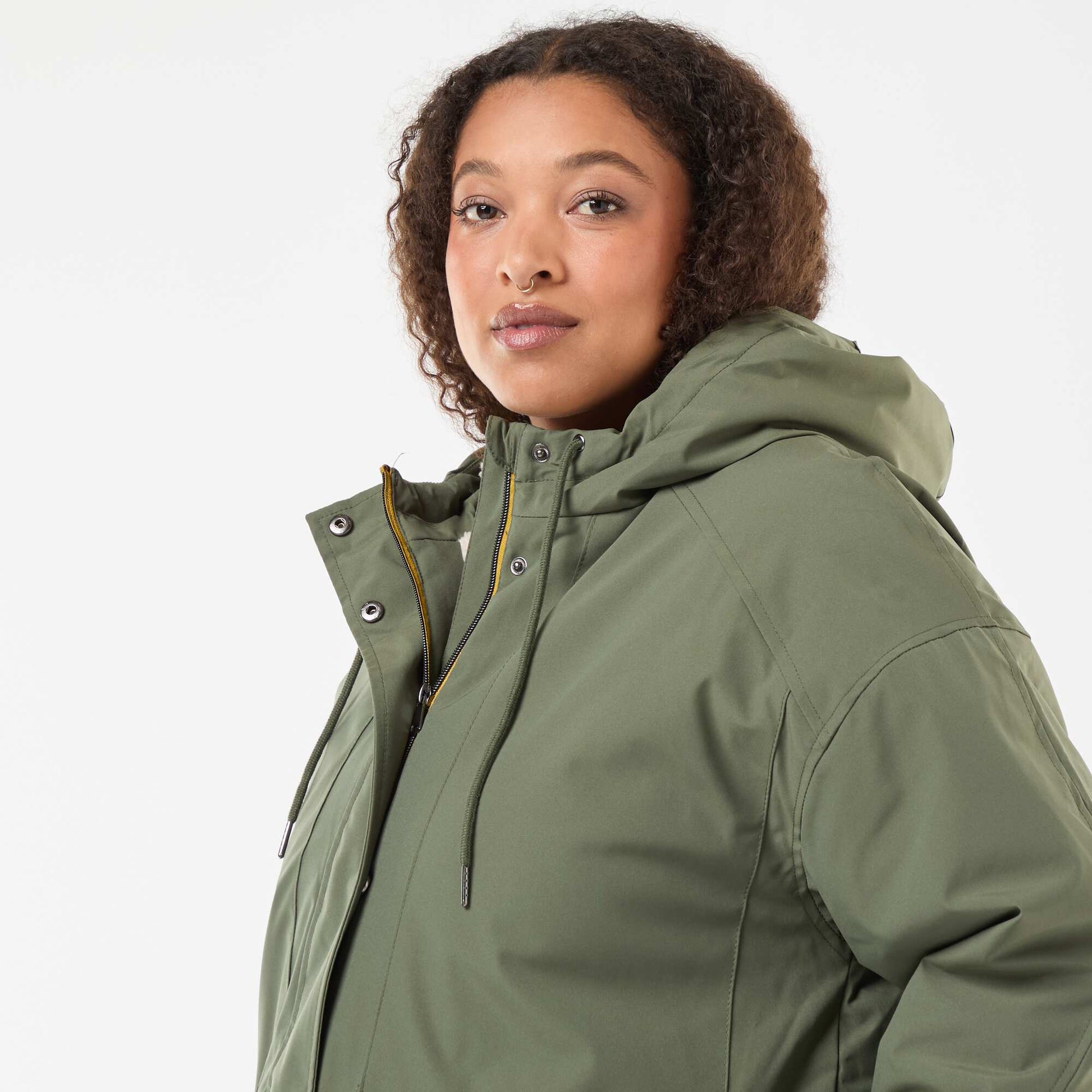 Parka repelente al agua con capucha efecto borreguito VERDE