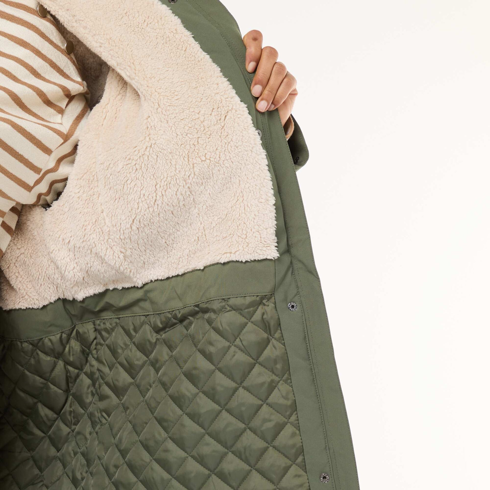 Parka repelente al agua con capucha efecto borreguito VERDE