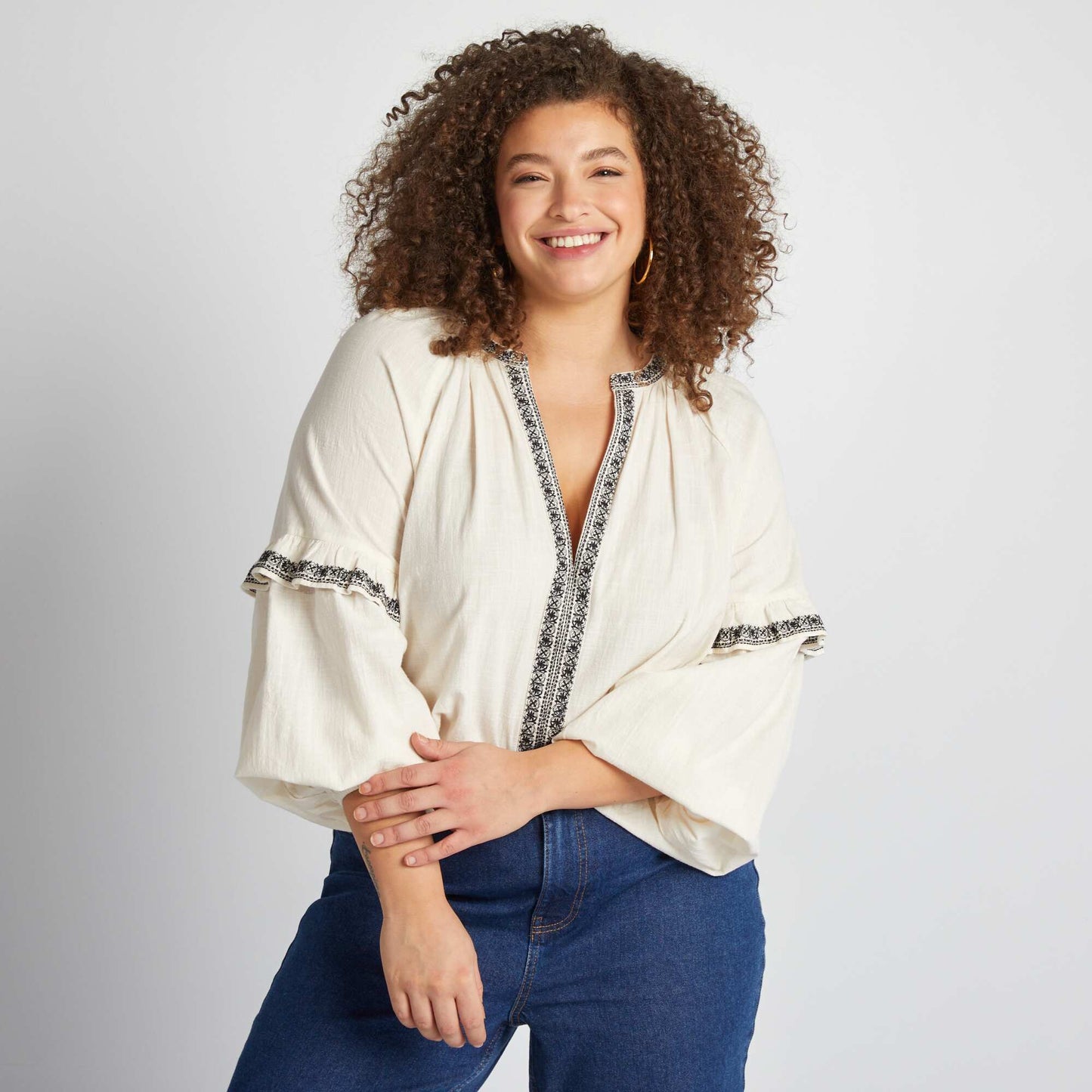 Blusa de gasa de algodón con motivos bordados BEIGE