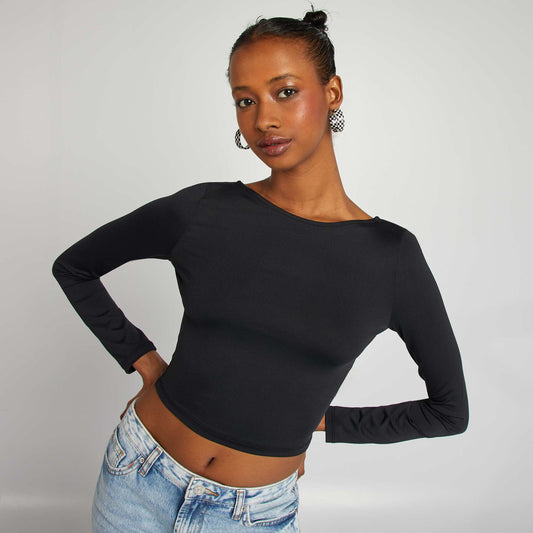 Camiseta crop top cruzada en la parte trasera NEGRO