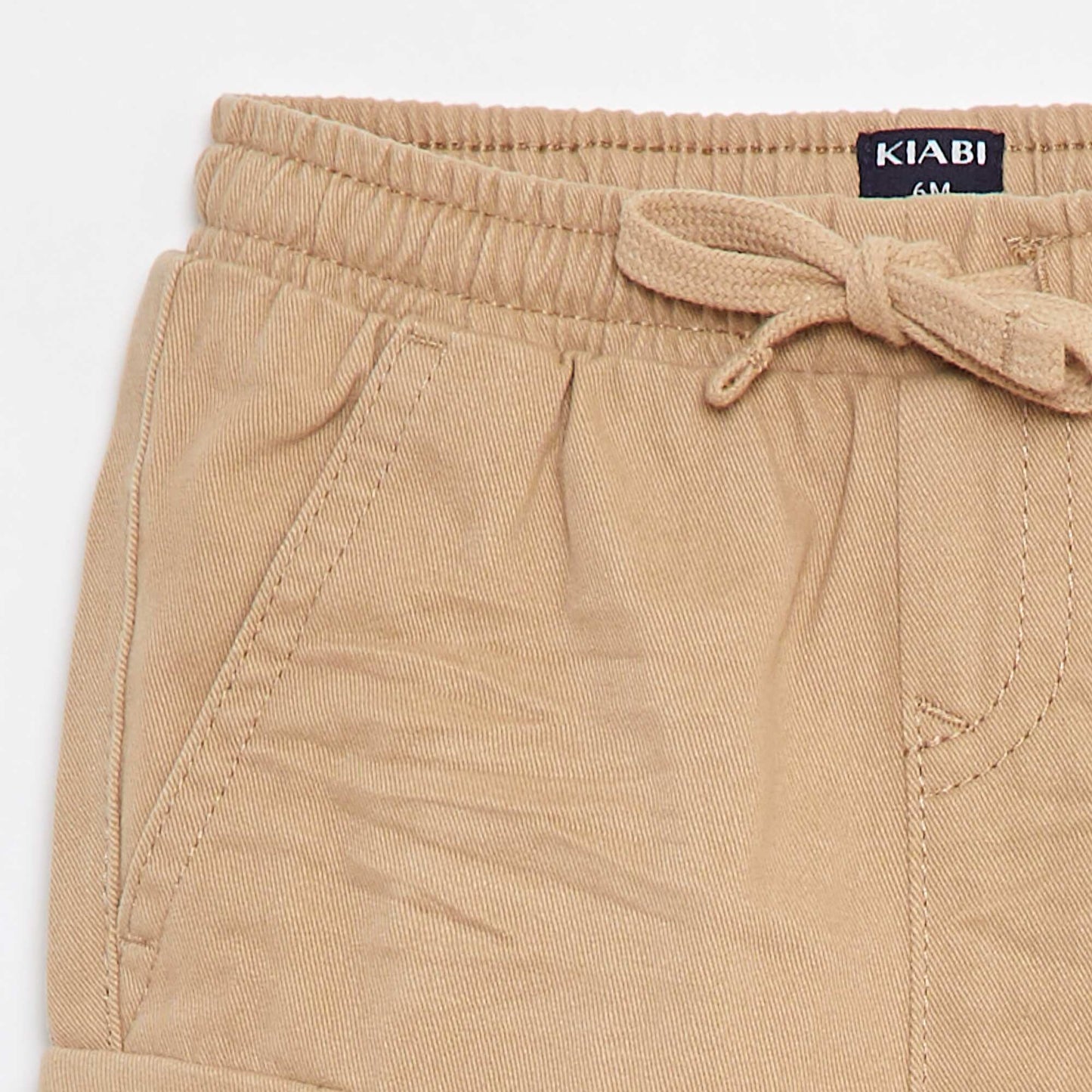Pantalón jogger de sarga con bolsillos con solapa BEIGE