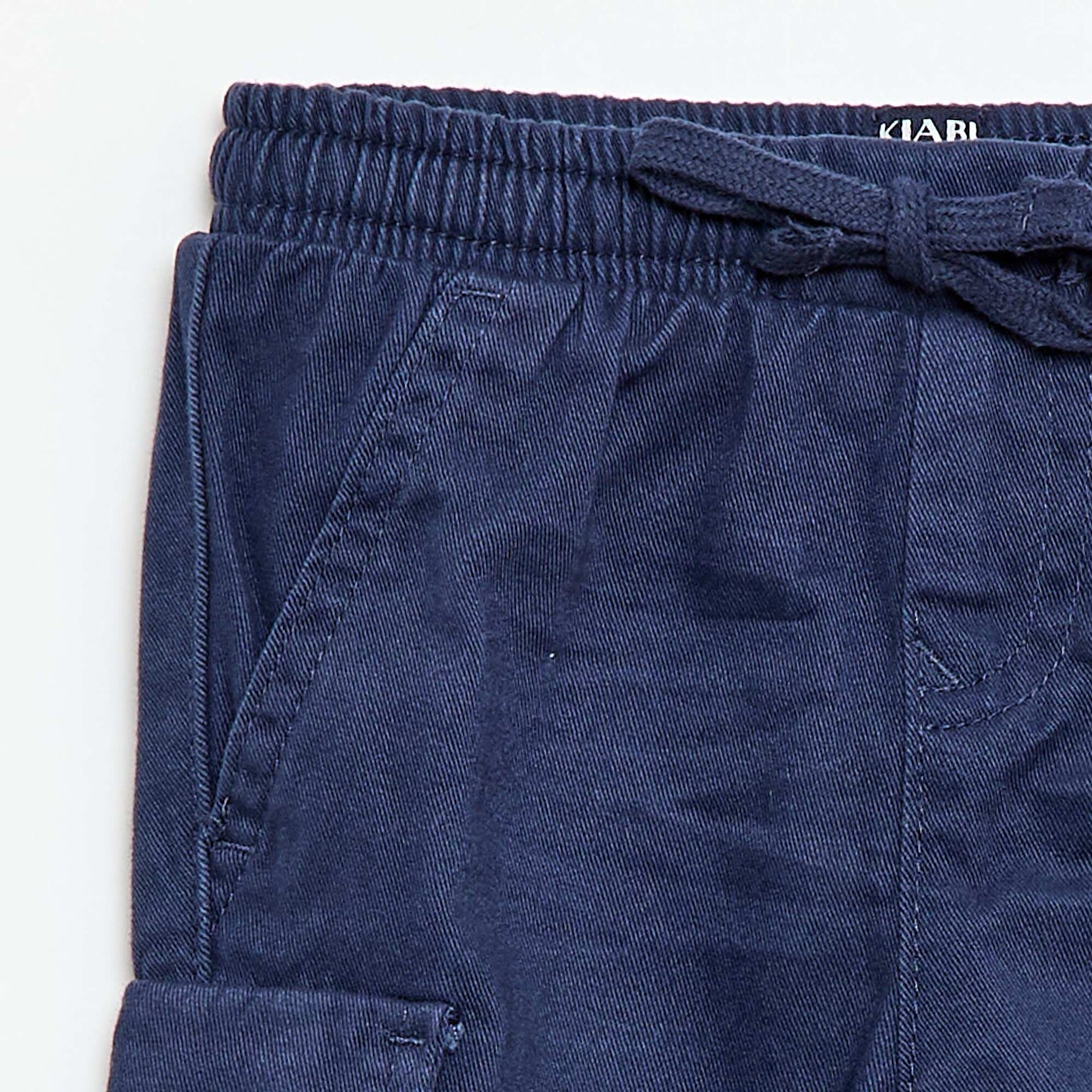 Pantalón jogger de sarga con bolsillos con solapa AZUL