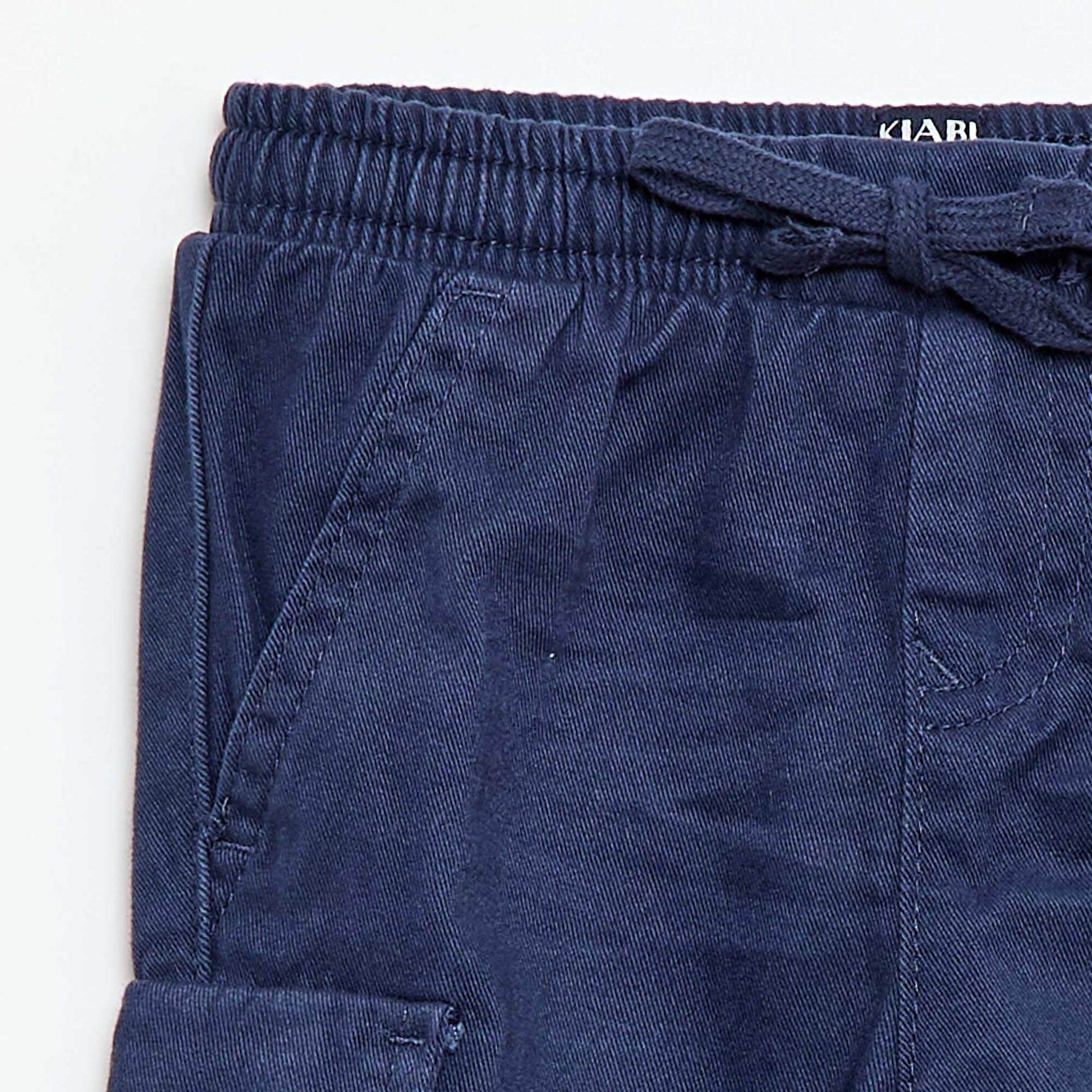 Pantalón jogger de sarga con bolsillos con solapa AZUL