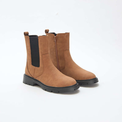 Botines modelo Chelsea de material sintético con fuelles elásticos MARRON