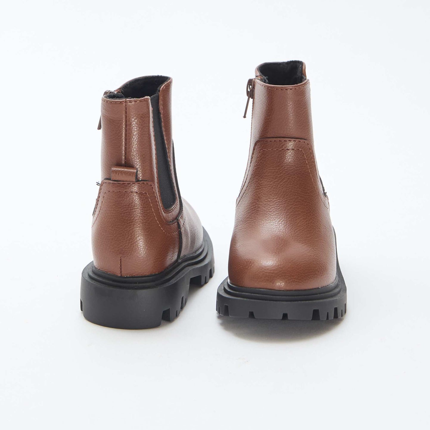 Botas ajustadas de polipiel MARRON